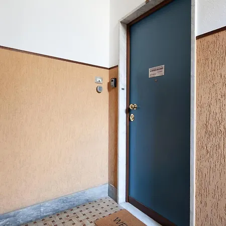 Holidays アパート *